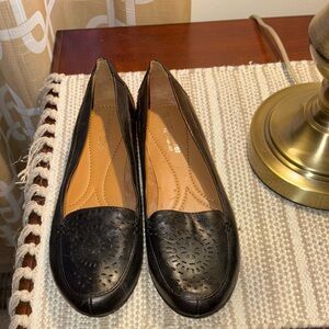 Naturalizer Women’s Black Loafers Size 8